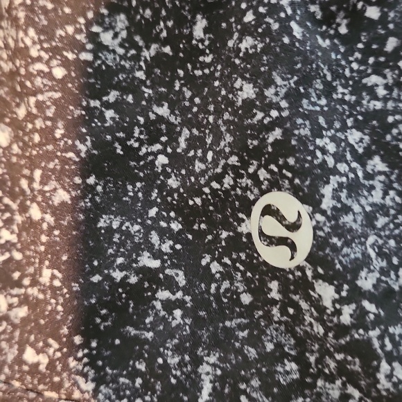 Lululemon Men's SHORTS - Picture 3 of 4